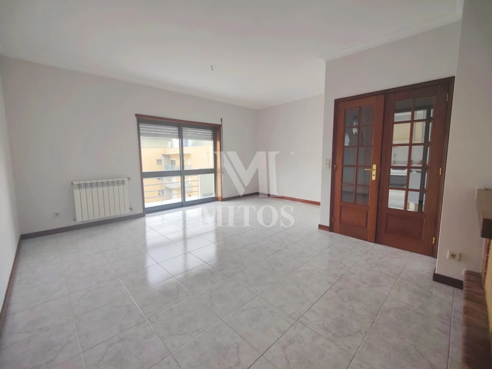 Apartamento T3 para Arrendamento em Santa Maria Maior e Monserrate e Meadela Foto 4