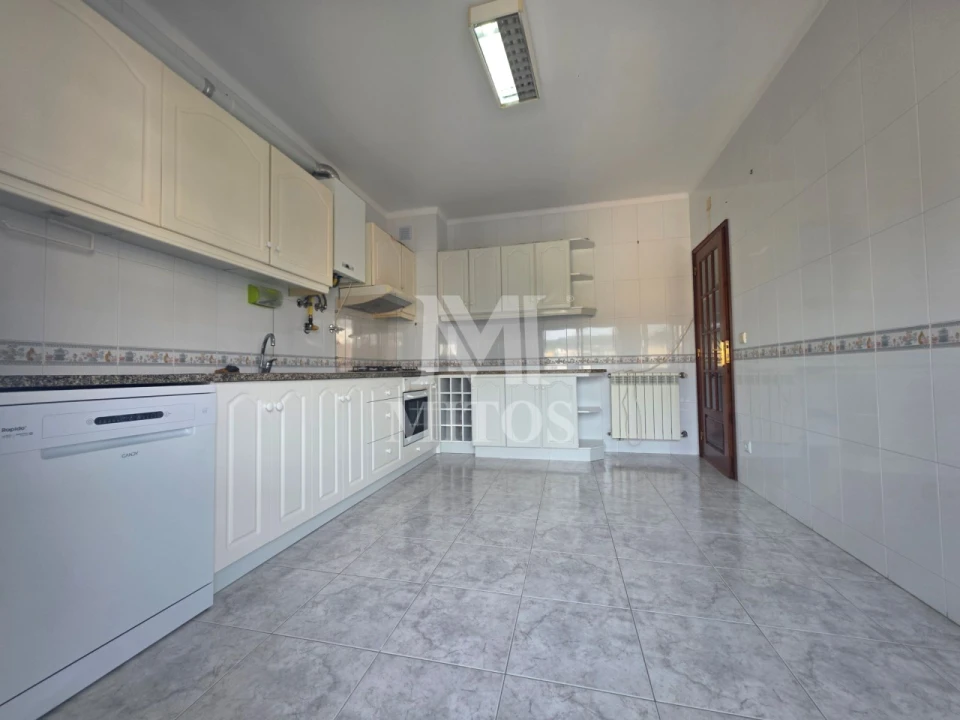 Apartamento T3 para Arrendamento em Santa Maria Maior e Monserrate e Meadela Foto 1