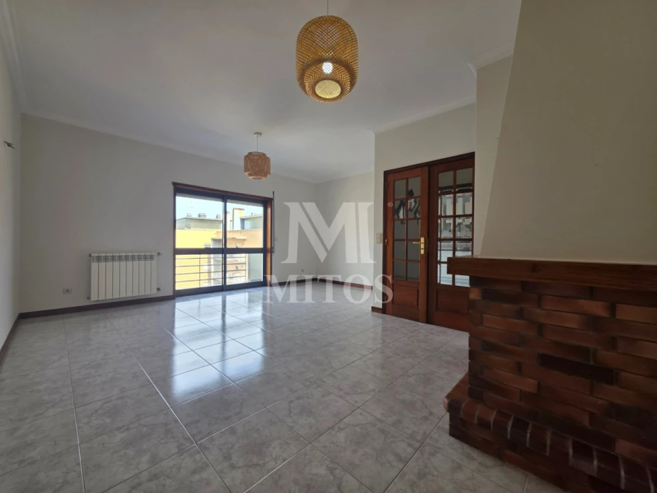 Apartamento T3 para Arrendamento em Santa Maria Maior e Monserrate e Meadela Foto 5