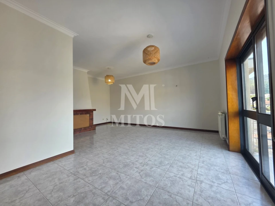 Apartamento T3 para Arrendamento em Santa Maria Maior e Monserrate e Meadela Foto 6