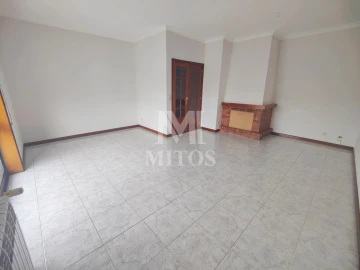 Apartamento T3 para Arrendamento em Santa Maria Maior e Monserrate e Meadela