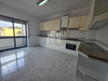 Apartamento T3 para Arrendamento em Santa Maria Maior e Monserrate e Meadela