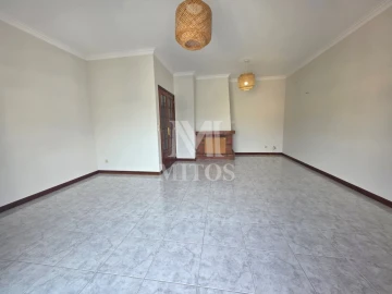 Apartamento T3 para Arrendamento em Santa Maria Maior e Monserrate e Meadela