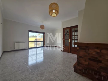 Apartamento T3 para Arrendamento em Santa Maria Maior e Monserrate e Meadela