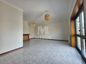 Apartamento T3 para Arrendamento em Santa Maria Maior e Monserrate e Meadela