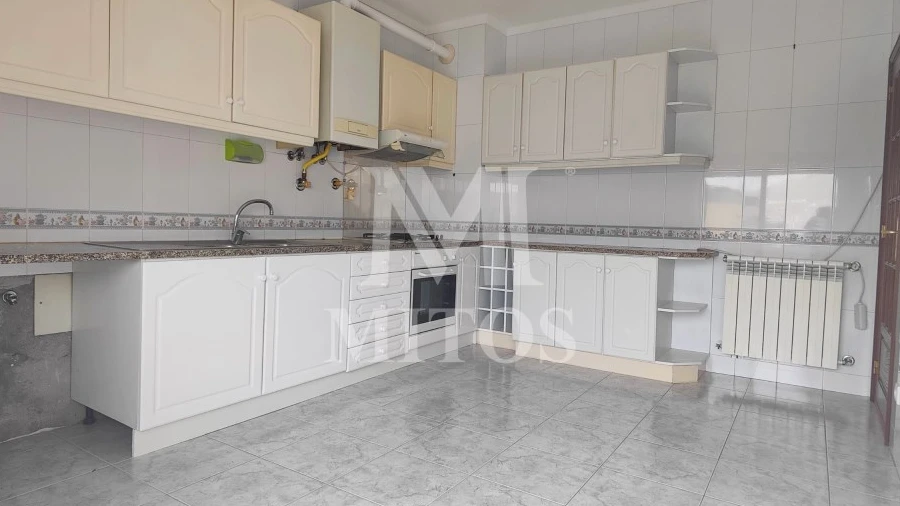 Apartamento T3 para Arrendamento em Santa Maria Maior e Monserrate e Meadela