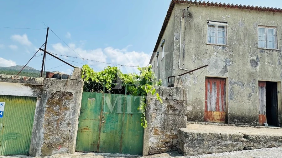 Moradia T3 para Venda em Santa Marta de Portuzelo