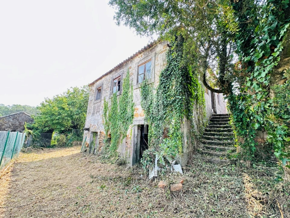 Moradia T3 para Venda em Santa Marta de Portuzelo Foto 1