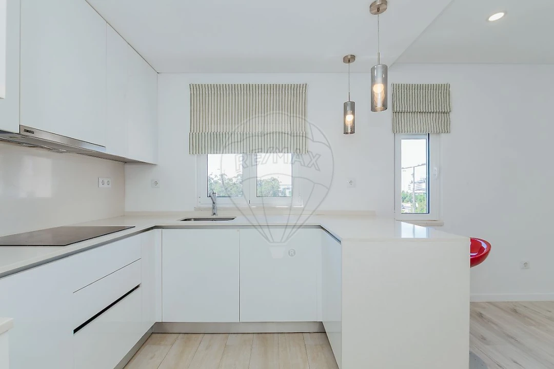 Apartamento T3 para Arrendamento em Olivais Foto 26