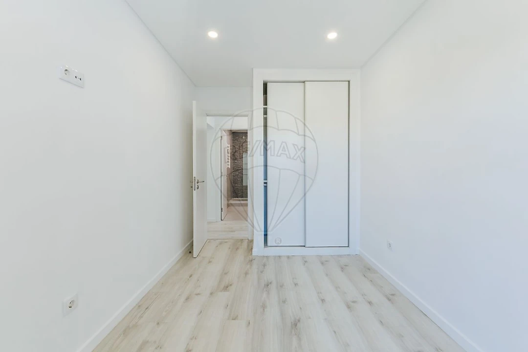 Apartamento T3 para Arrendamento em Olivais Foto 18