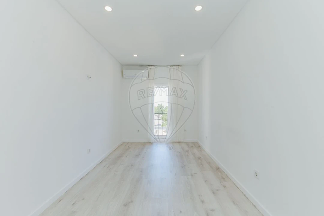 Apartamento T3 para Arrendamento em Olivais Foto 6