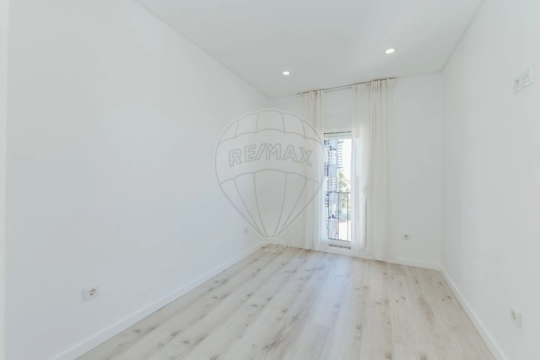 Apartamento T3 para Arrendamento em Olivais Foto 20