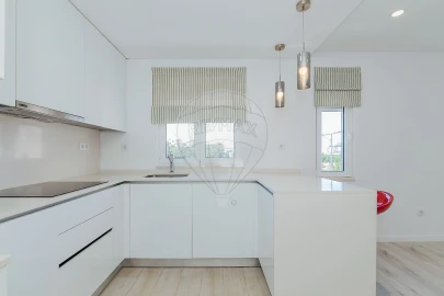 Apartamento T3 para Arrendamento em Olivais