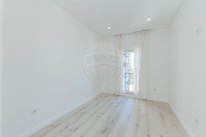 Apartamento T3 para Arrendamento em Olivais