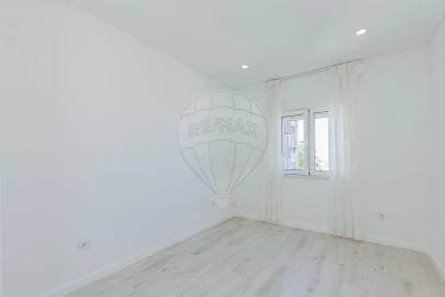 Apartamento T3 para Arrendamento em Olivais