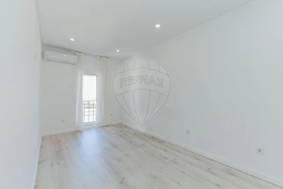 Apartamento T3 para Arrendamento em Olivais