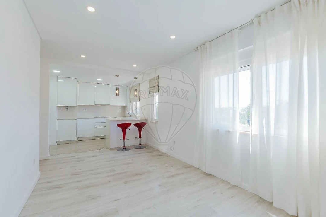 Apartamento T3 para Arrendamento em Olivais Foto 31