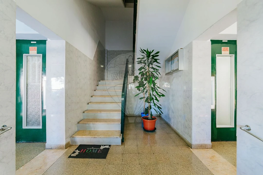 Apartamento T3 para Arrendamento em Olivais Foto 36