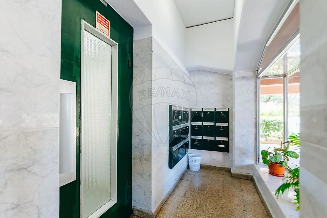 Apartamento T3 para Arrendamento em Olivais Foto 37