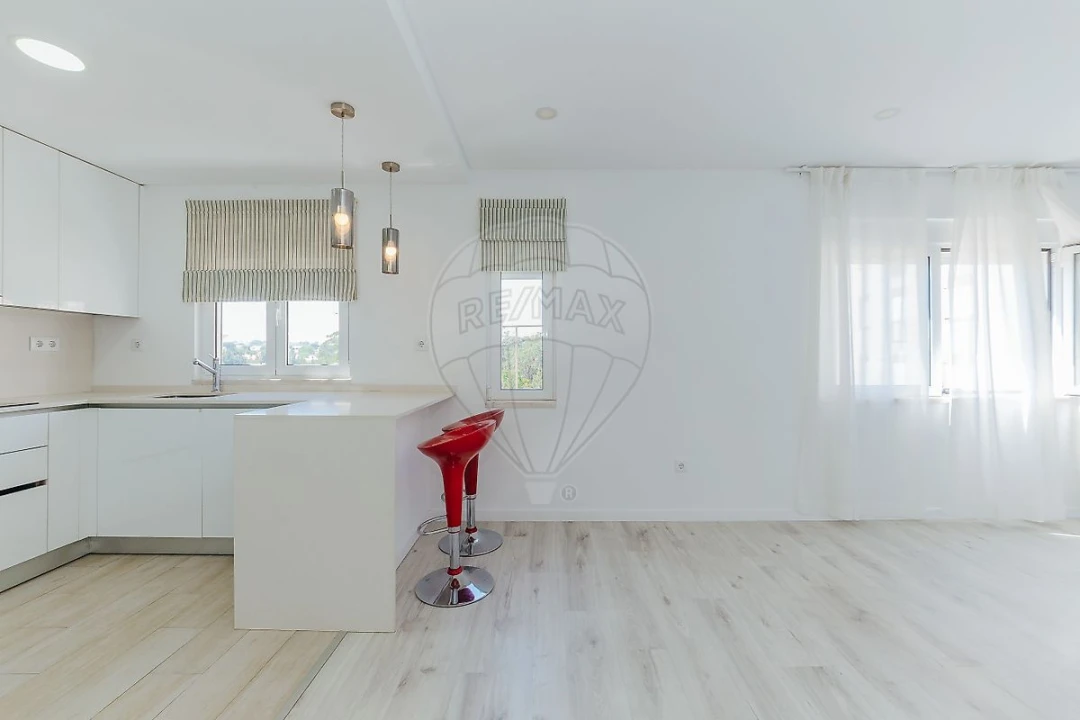 Apartamento T3 para Arrendamento em Olivais Foto 23