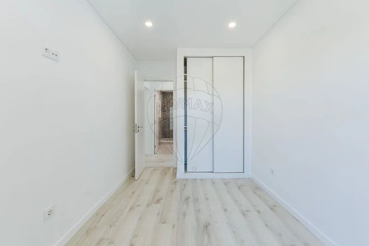 Apartamento T3 para Arrendamento em Olivais Foto 18
