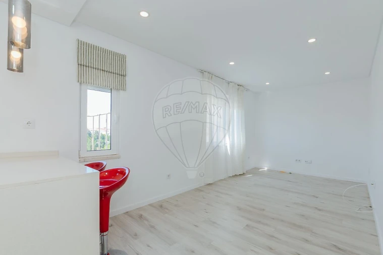 Apartamento T3 para Arrendamento em Olivais Foto 24