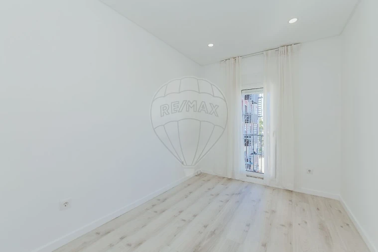 Apartamento T3 para Arrendamento em Olivais Foto 16