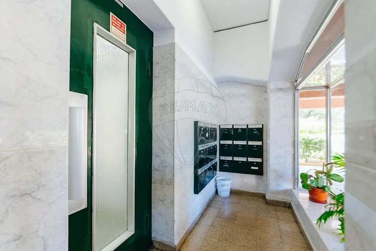 Apartamento T3 para Arrendamento em Olivais Foto 37