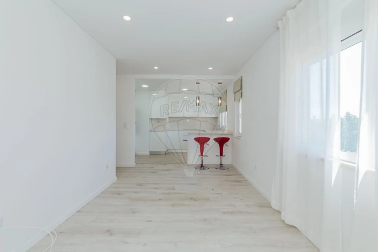 Apartamento T3 para Arrendamento em Olivais Foto 32