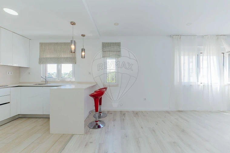 Apartamento T3 para Arrendamento em Olivais Foto 23