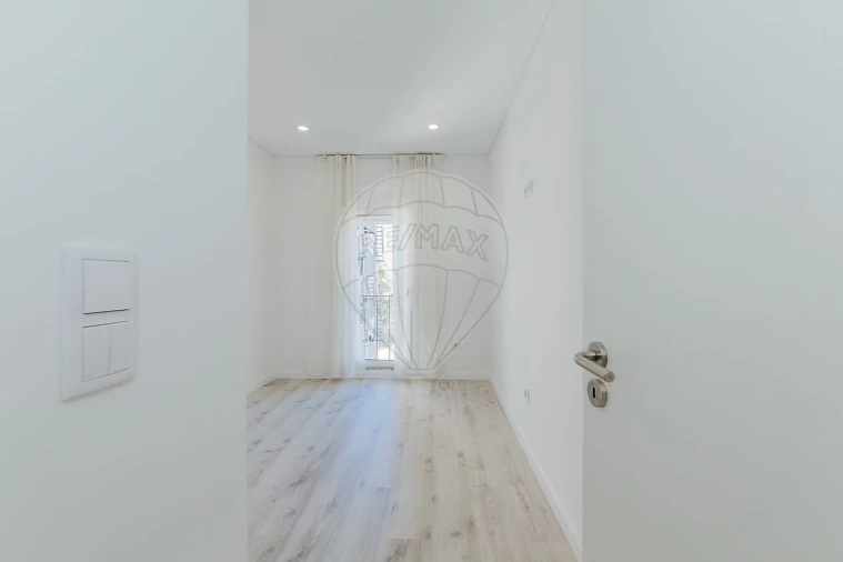 Apartamento T3 para Arrendamento em Olivais Foto 15