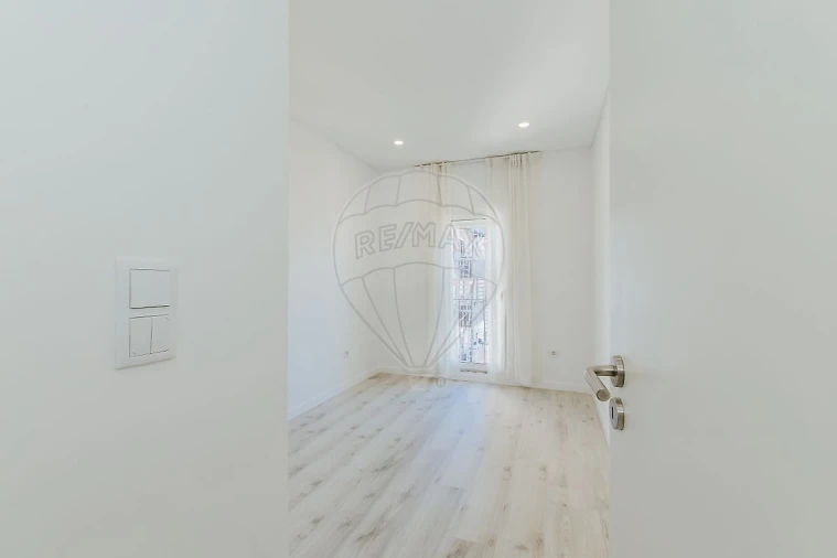 Apartamento T3 para Arrendamento em Olivais Foto 14