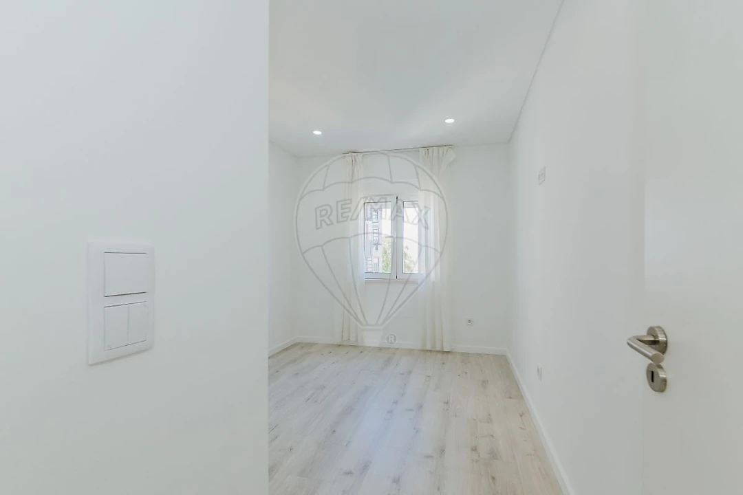Apartamento T3 para Arrendamento em Olivais Foto 1
