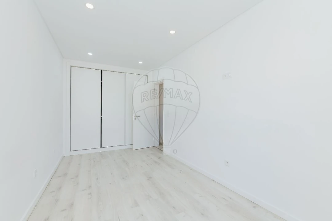 Apartamento T3 para Arrendamento em Olivais Foto 8