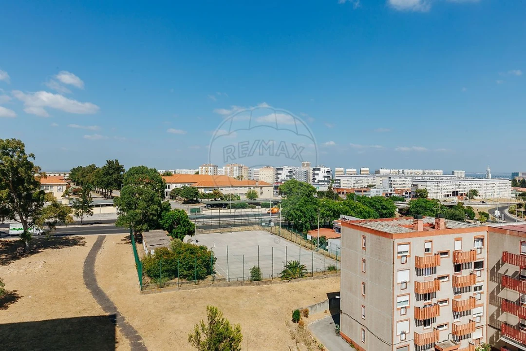 Apartamento T3 para Arrendamento em Olivais Foto 10