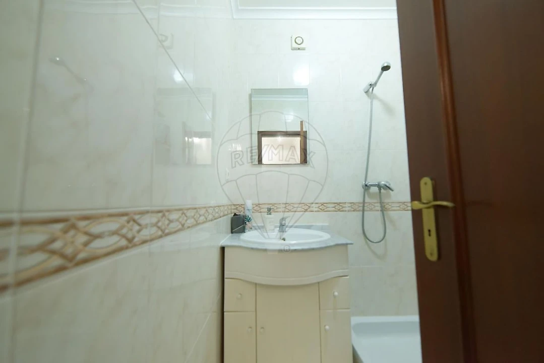 Apartamento T3 para Venda em Almeirim Foto 35