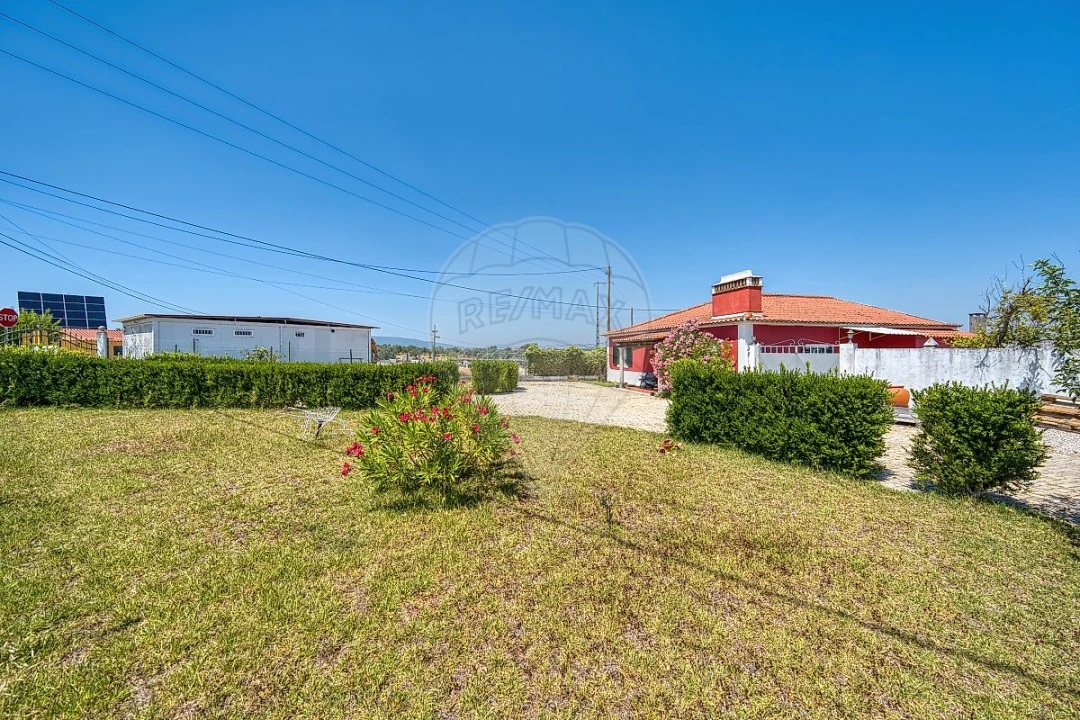 Moradia T3 para Venda em Casével e Vaqueiros Foto 17
