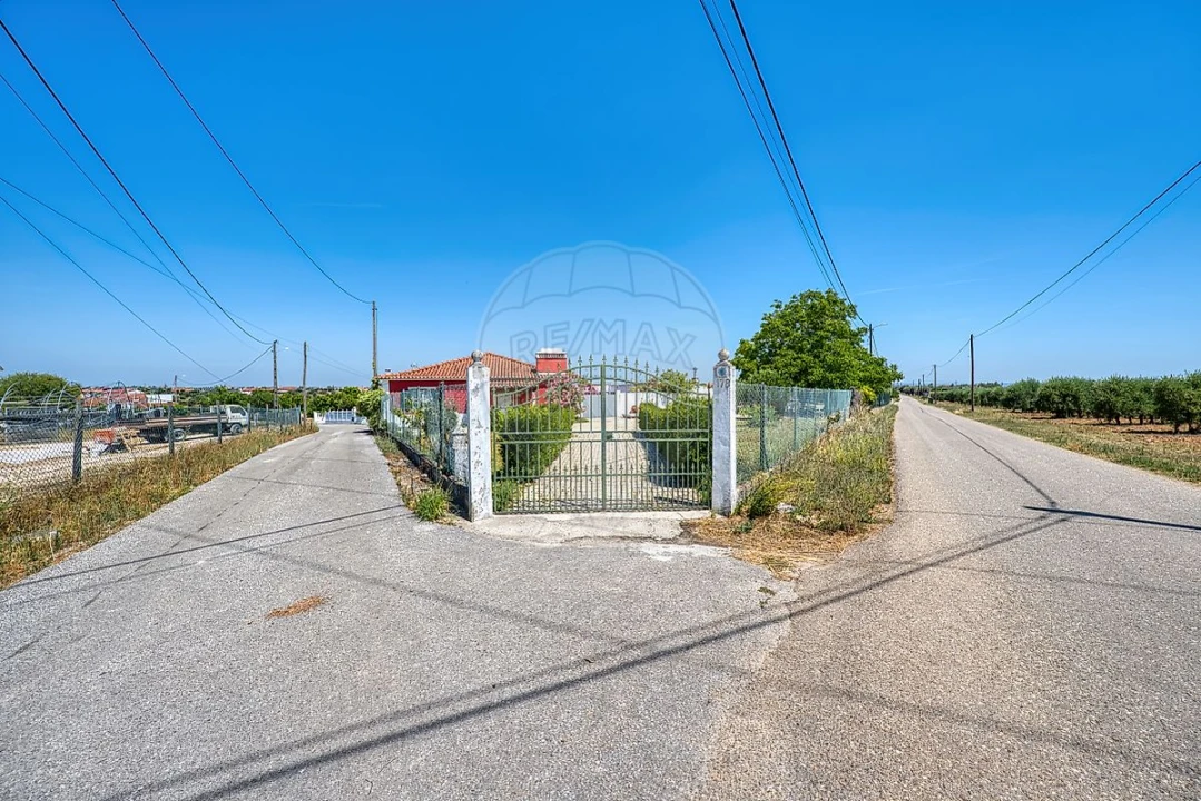 Moradia T3 para Venda em Casével e Vaqueiros Foto 14