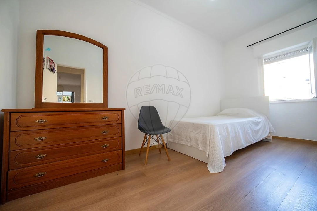 Apartamento T3 para Venda em Castanheira do Ribatejo e Cachoeiras Foto 7