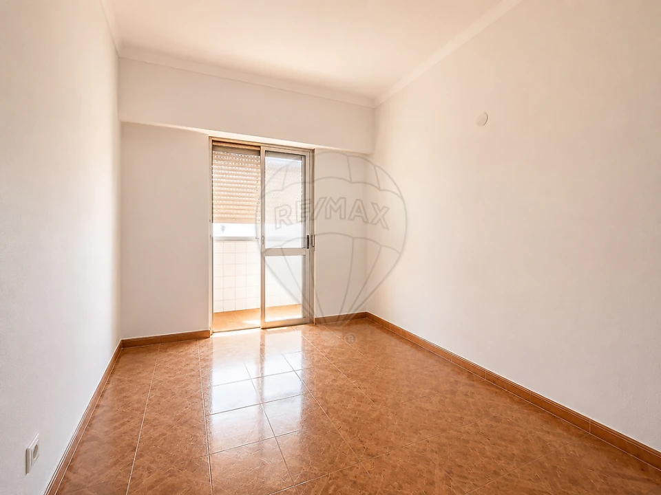 Apartamento T2 para Venda em Alto do Seixalinho, Santo André e Verderena Foto 2