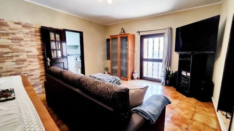 Moradia T2 para Venda em Oliveira do Douro
