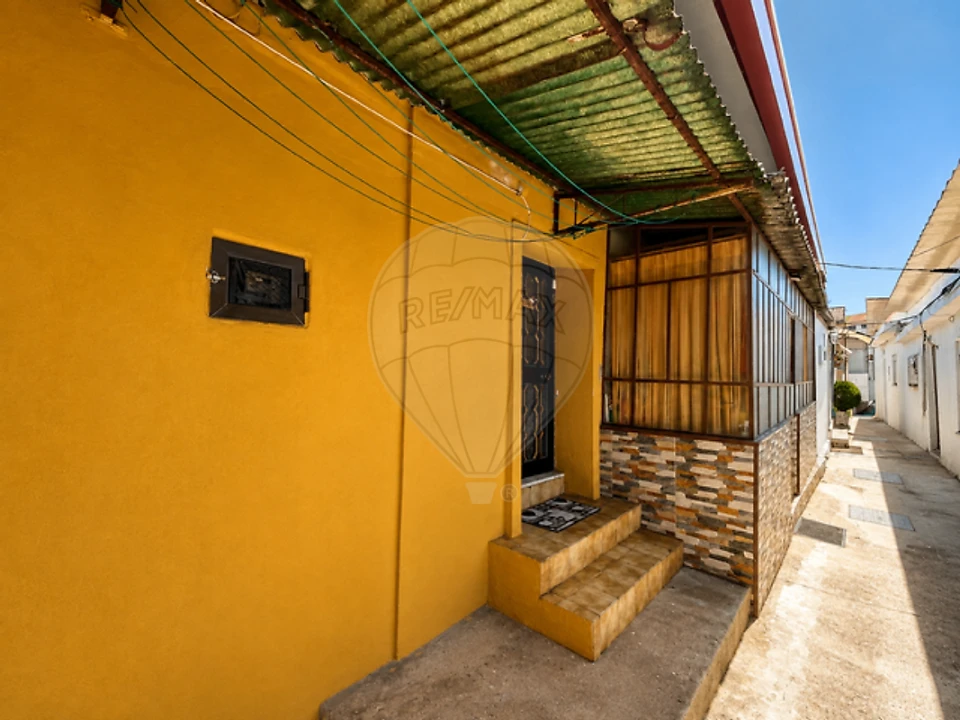 Moradia T2 para Venda em Oliveira do Douro Foto 13