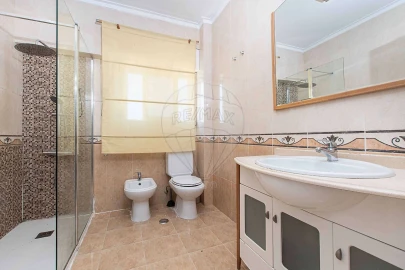 Apartamento T2 para Venda em Agualva e Mira-Sintra