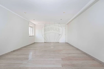 Apartamento T2 para Venda em Agualva e Mira-Sintra
