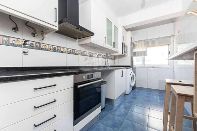 Apartamento T2 para Venda em Agualva e Mira-Sintra