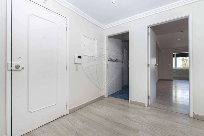 Apartamento T2 para Venda em Agualva e Mira-Sintra