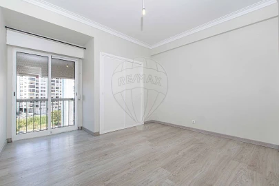 Apartamento T2 para Venda em Agualva e Mira-Sintra