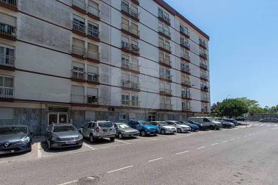 Apartamento T2 para Venda em Agualva e Mira-Sintra