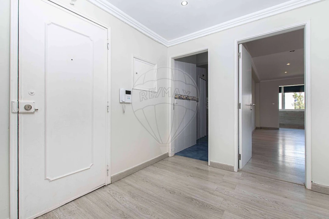 Apartamento T2 para Venda em Agualva e Mira-Sintra Foto 19