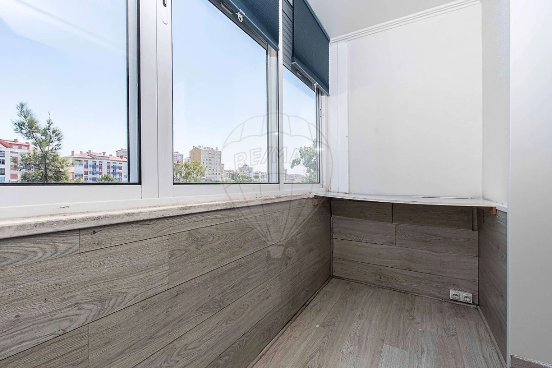 Apartamento T2 para Venda em Agualva e Mira-Sintra Foto 12